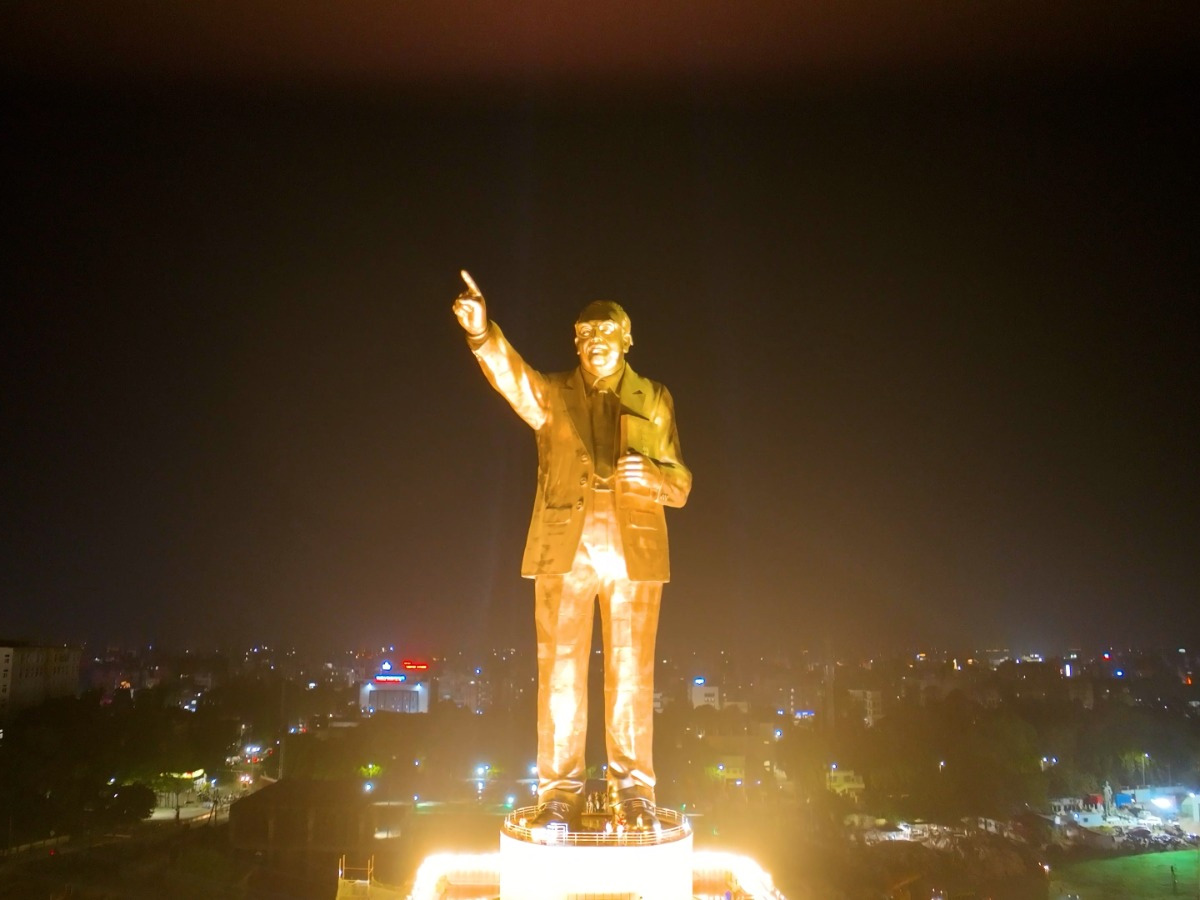 ambedkar_20statue_20at_20vijayawada-2.jpg 2