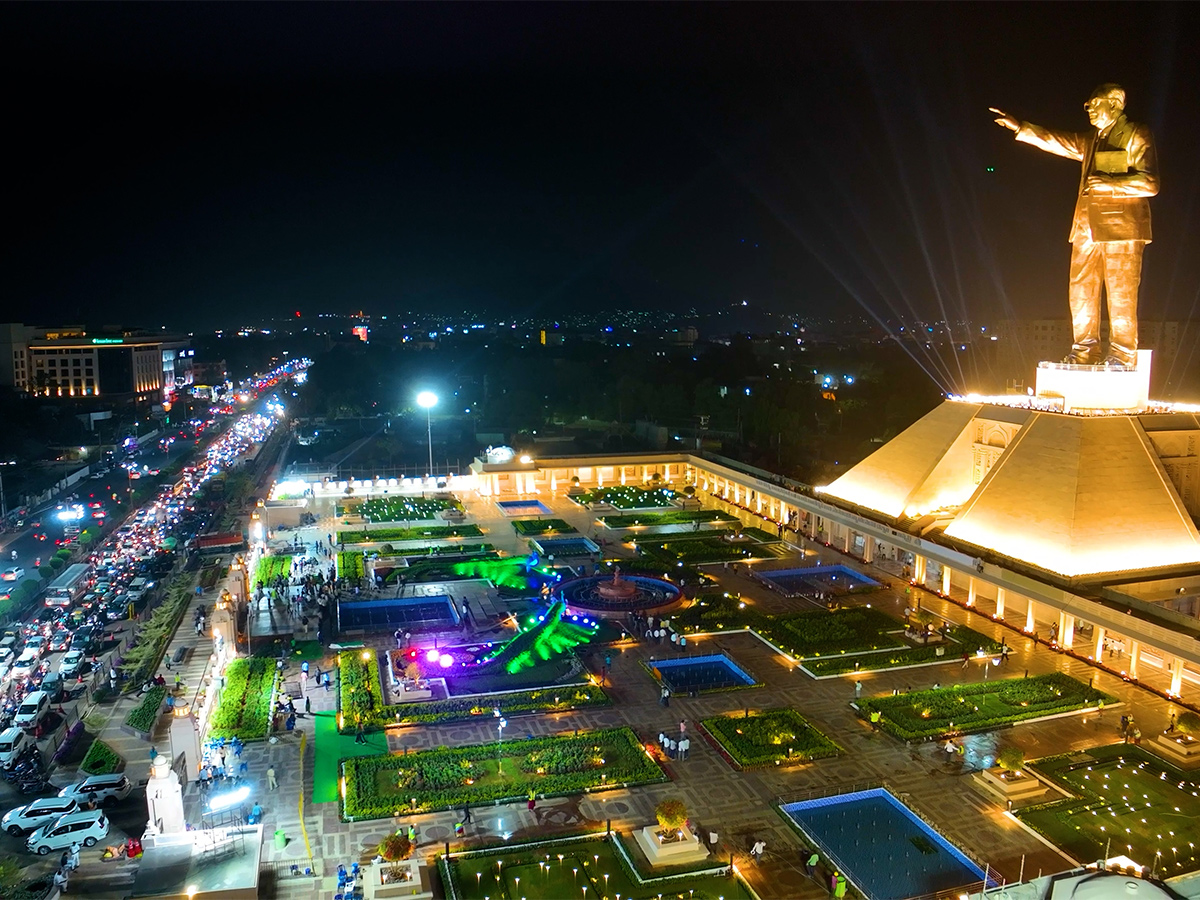 ambedkar_20statue_20at_20vijayawada-7.jpg 7