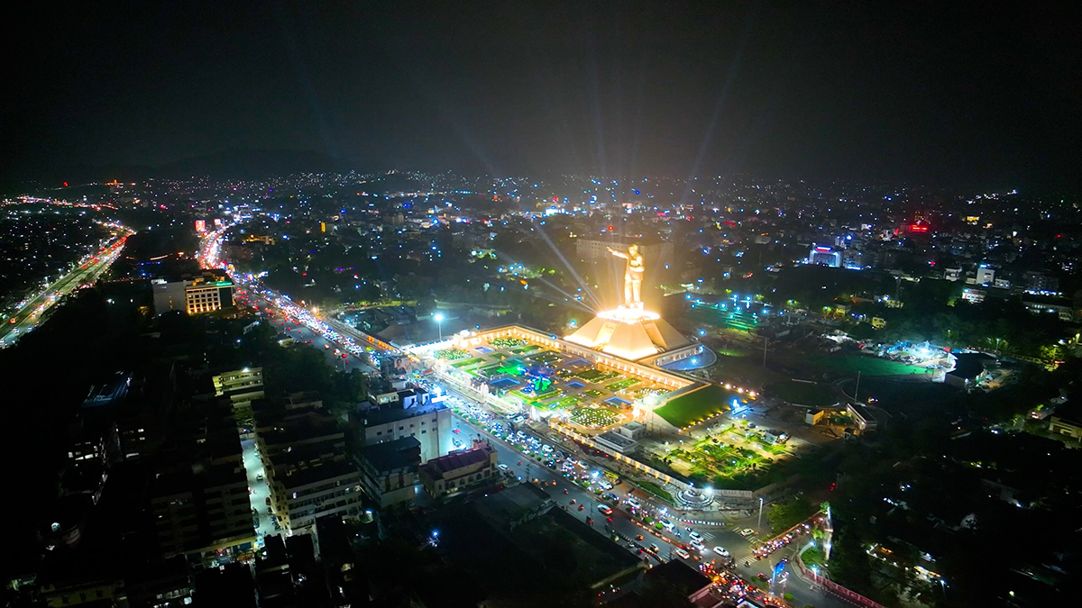 ambedkar_20statue_20at_20vijayawada-8.jpg 8