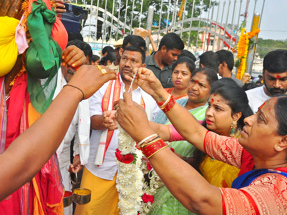 medaram_20Sammakka_20Saralamma_20jatara_202024_20photo-8.jpg 8