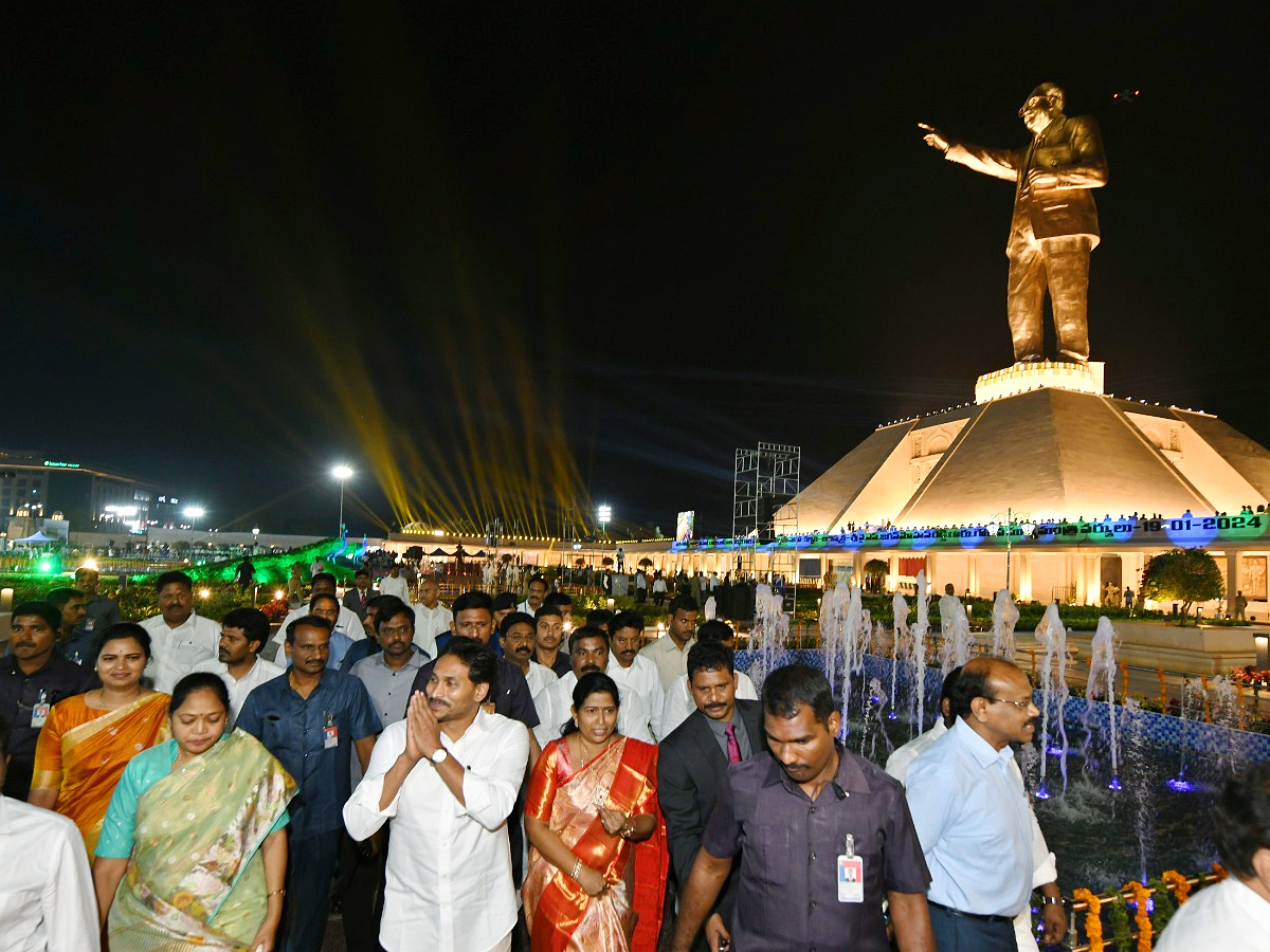 CM_20Jagan_20Unveil_20Dr_20BR_20Ambedkar_20Statue_20In_20Vijayawada_20Photos_4.jpg 5
