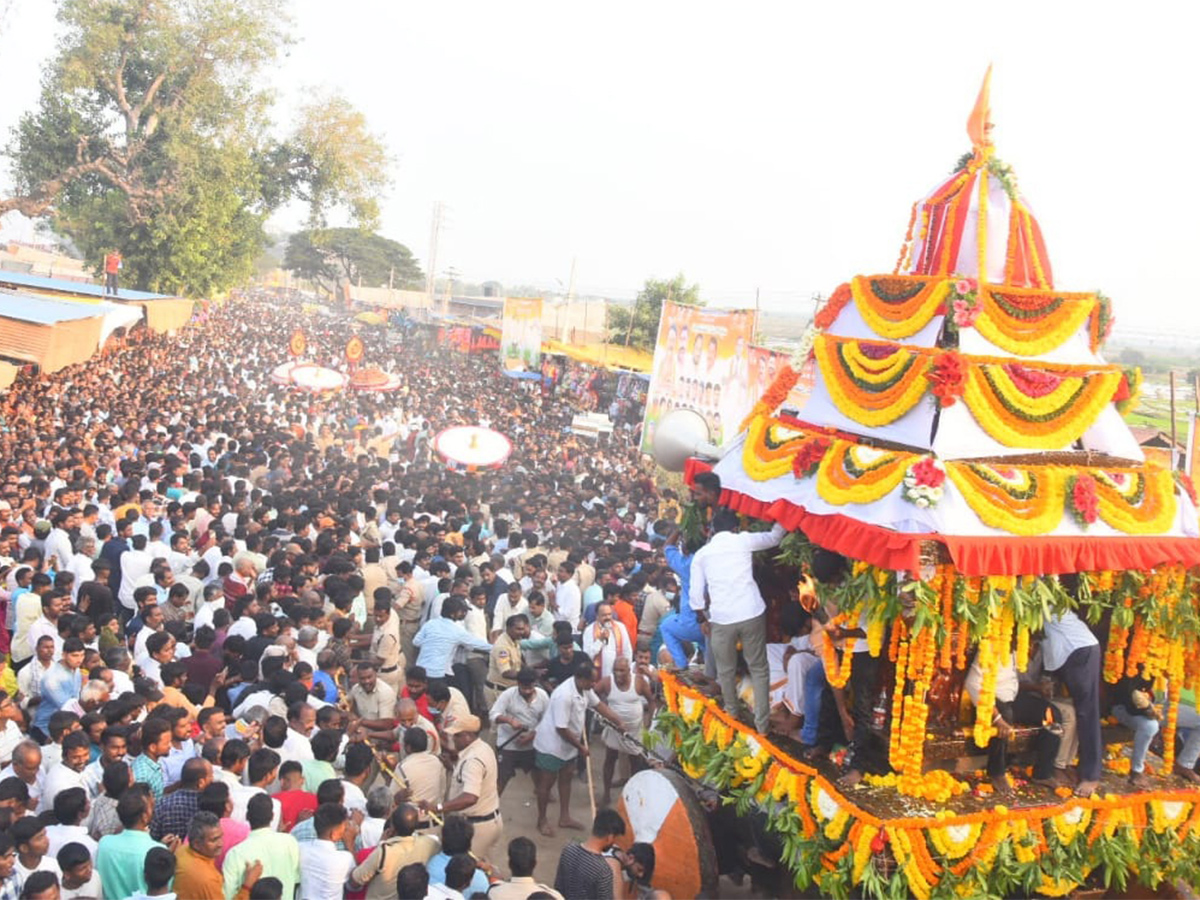 Lakshmi_20Narasimha_20Swamy_20Rathotsavam_20in_20mahabubnagar-1.jpg 1