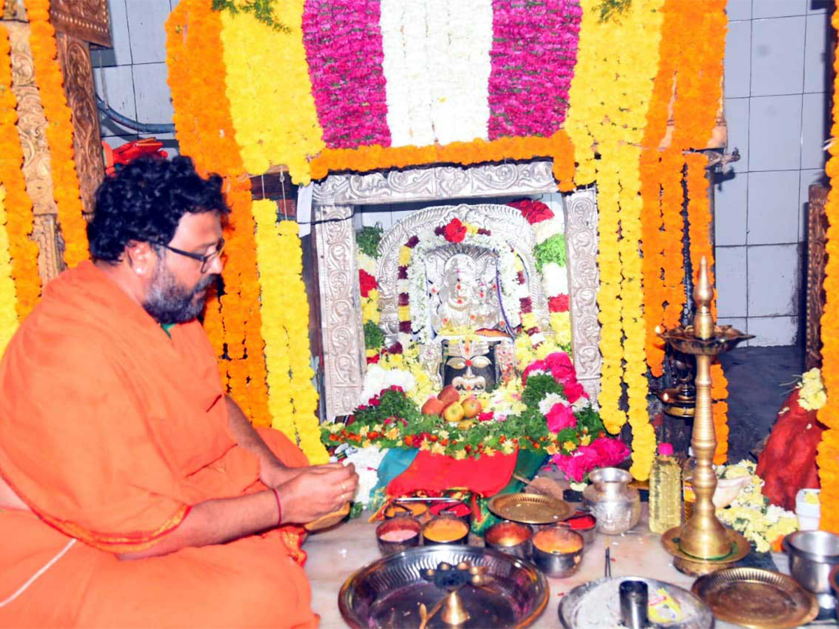 Lakshmi_20Narasimha_20Swamy_20Rathotsavam_20in_20mahabubnagar-6.jpg 6