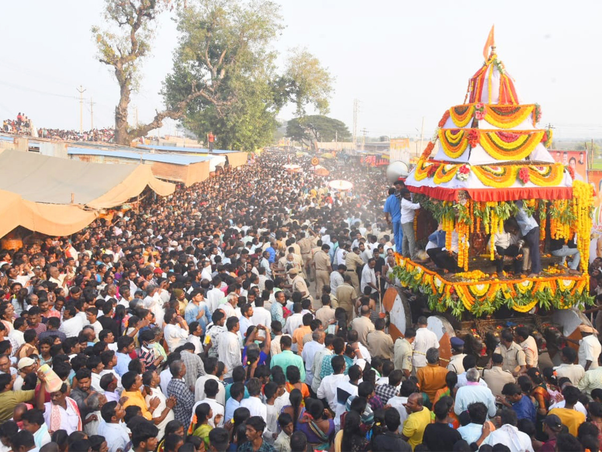 Lakshmi_20Narasimha_20Swamy_20Rathotsavam_20in_20mahabubnagar-8.jpg 8