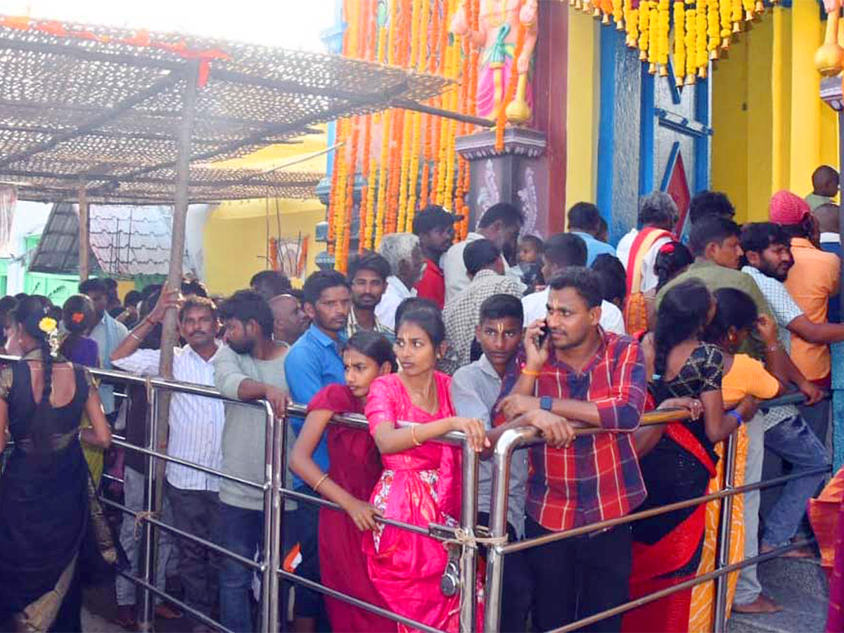 Lakshmi_20Narasimha_20Swamy_20Rathotsavam_20in_20mahabubnagar-9.jpg 9