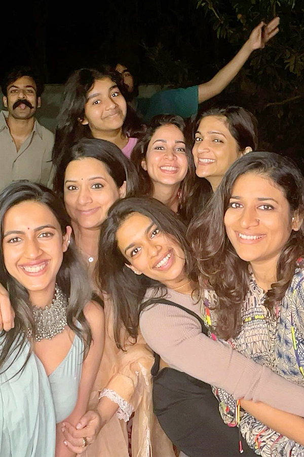 Niharika_20Konidela_20Sankranthi_20Celebration_20latest_20Photos_3.jpg 4