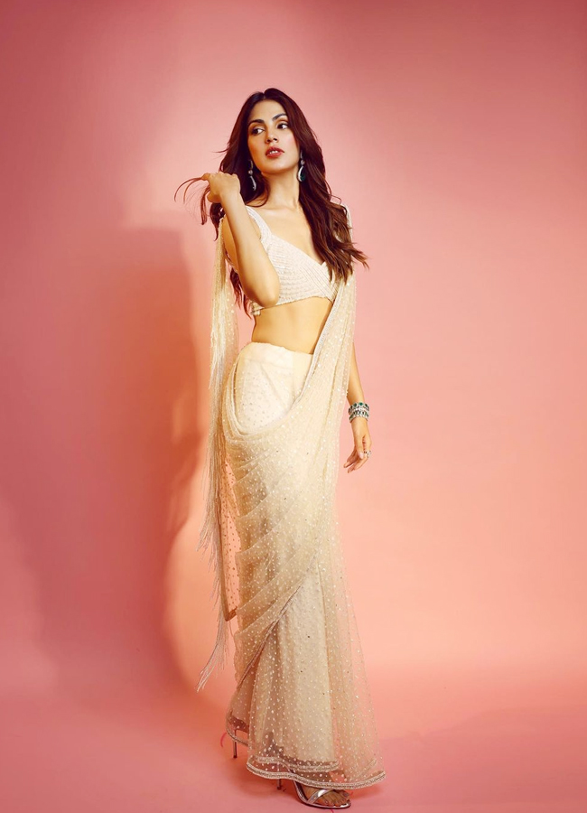 Rhea-Chakraborty-1.jpg 2