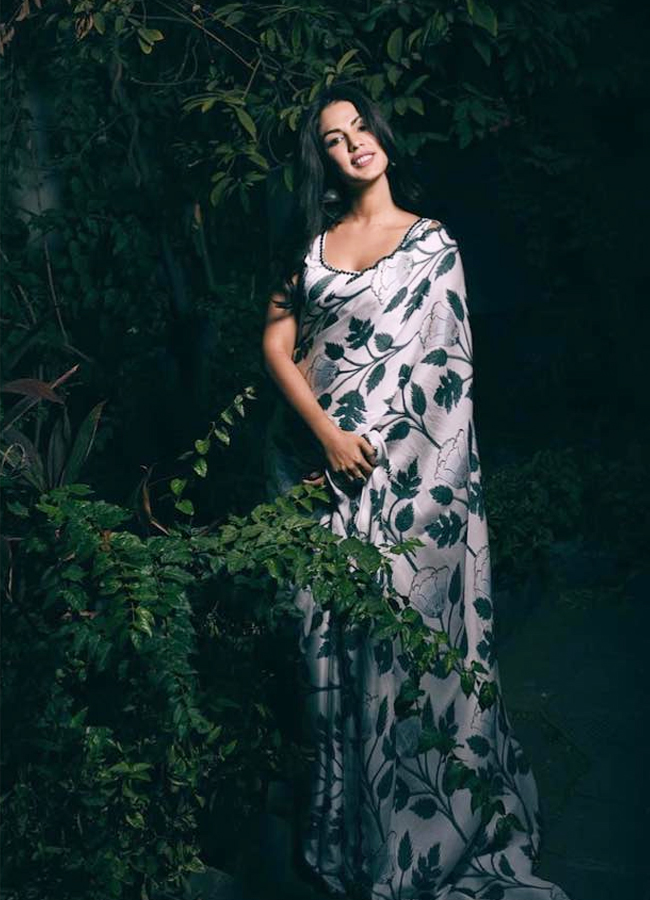 Rhea-Chakraborty-13.jpg 14
