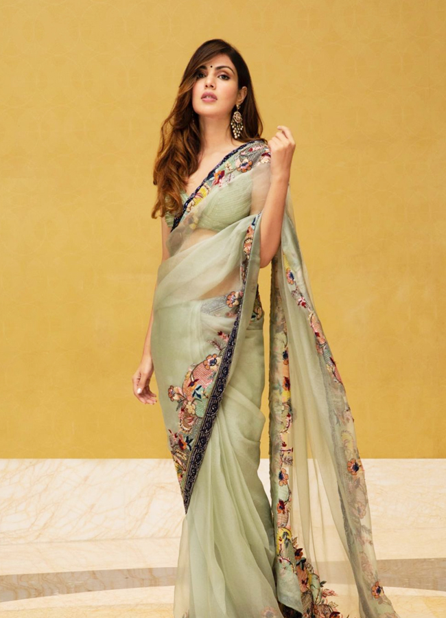Rhea-Chakraborty-7.jpg 8