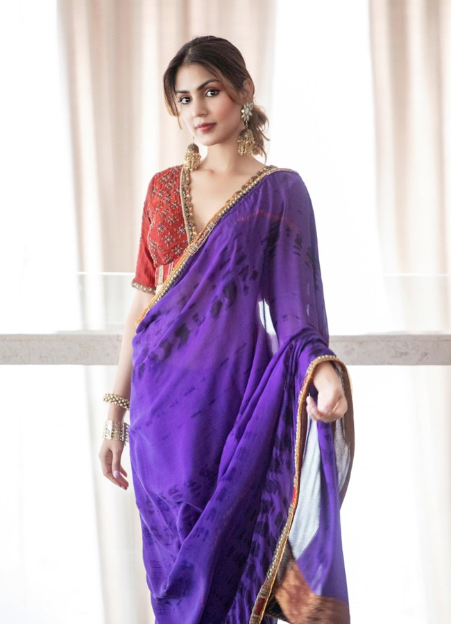 Rhea-Chakraborty-9.jpg 10