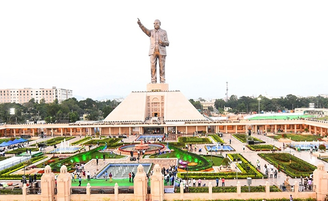 Vijayawada_Statue.jpg