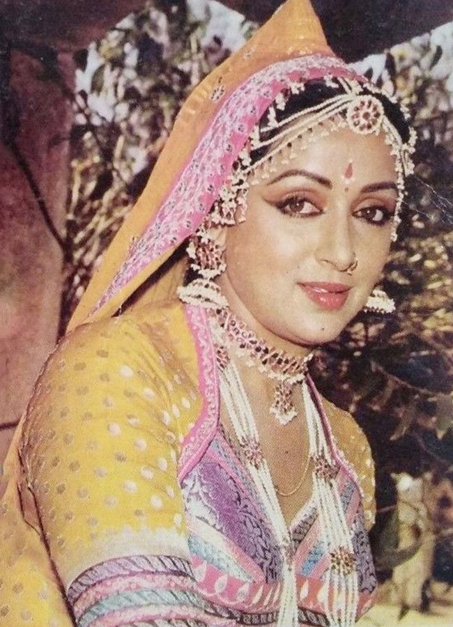 Hema-Malini-Ayodya-Performance-17.jpg 15