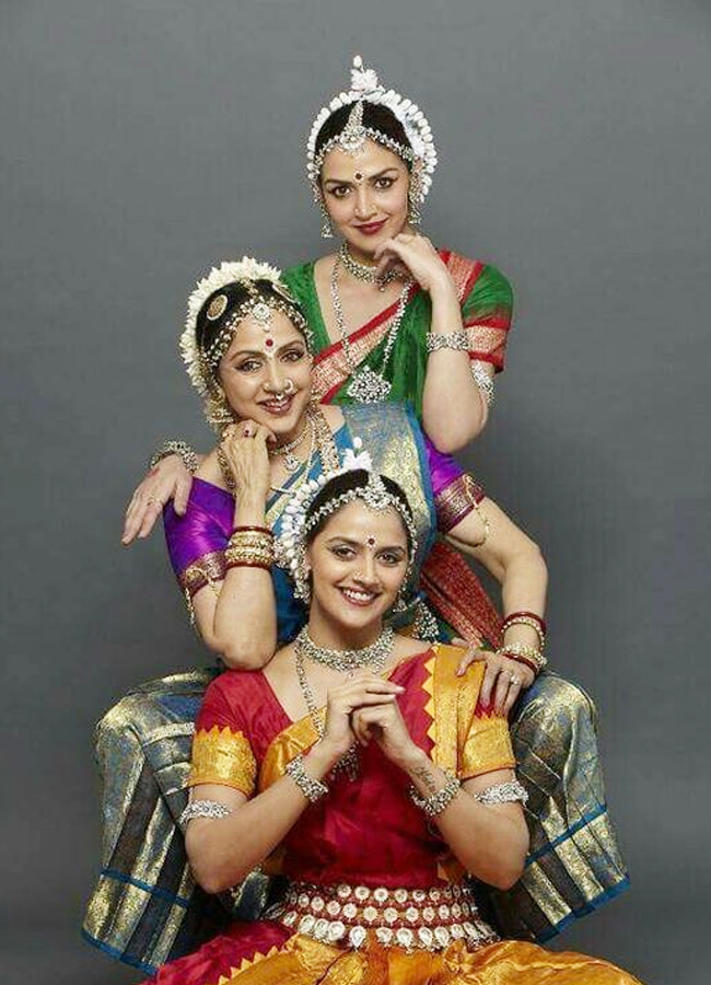 Hema-Malini-Ayodya-Performance-18.jpg 16