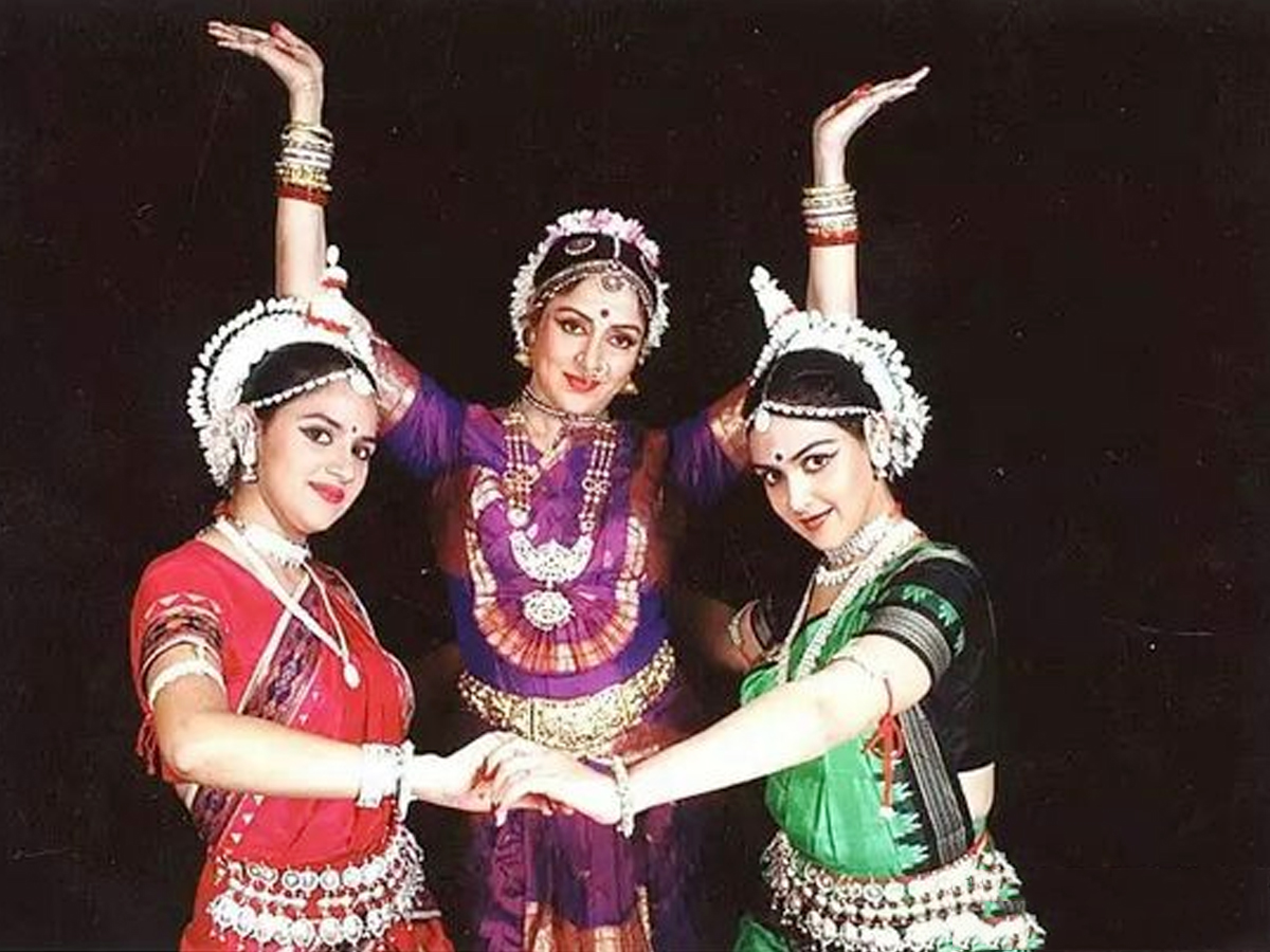 Hema-Malini-Ayodya-Performance-19_0.jpg 17