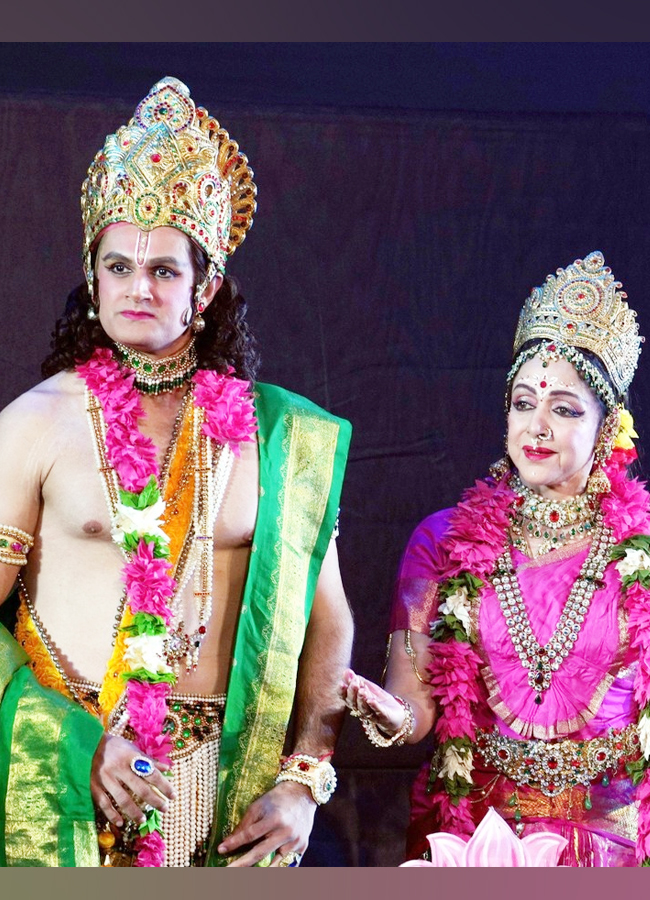 Hema-Malini-Ayodya-Performance-2.jpg 8