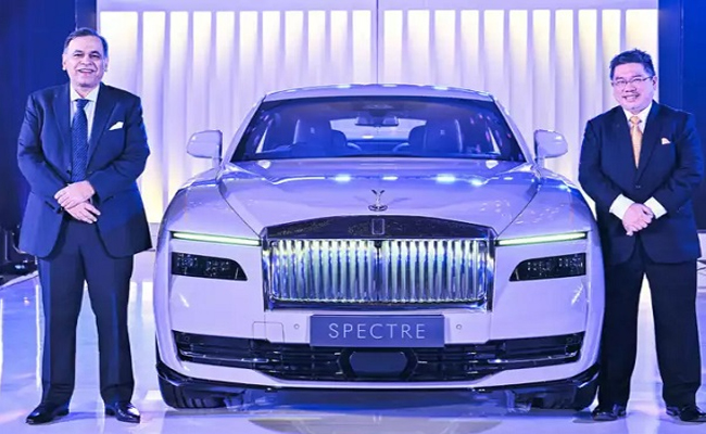 Rolls_20Royce_20Spectre.jpg