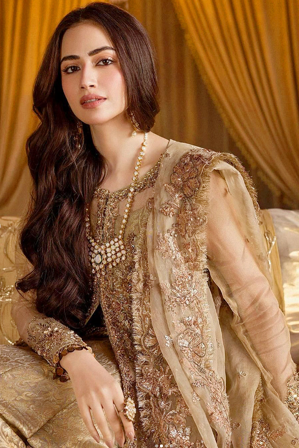 Shoaib_20Mailk_20Ties_20The_20Knot_20With_20Pakistani_20Actrees_20Sana_20Javed_20Photos_2.jpg 3