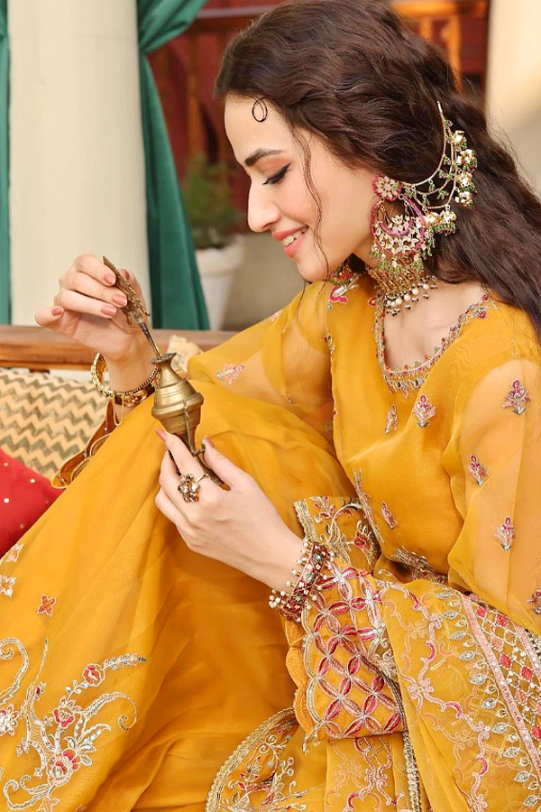 Shoaib_20Mailk_20Ties_20The_20Knot_20With_20Pakistani_20Actrees_20Sana_20Javed_20Photos_8.jpg 9