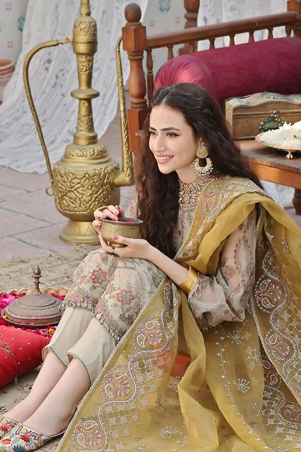 Shoaib_20Mailk_20Ties_20The_20Knot_20With_20Pakistani_20Actrees_20Sana_20Javed_20Photos_9.jpg 10