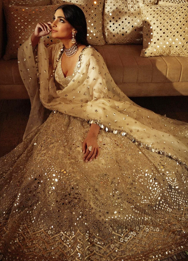 Sonam-Kapoor-15.jpg 17