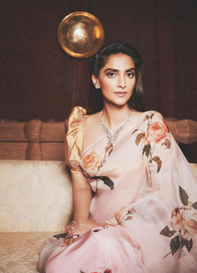 Sonam-Kapoor-17.jpg 19