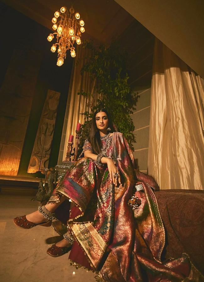 Sonam-Kapoor-8.jpg 11