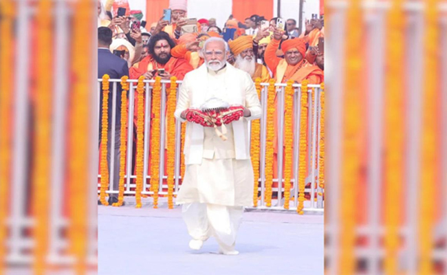 Narendra_20modi_20Ayodhya_0.jpg