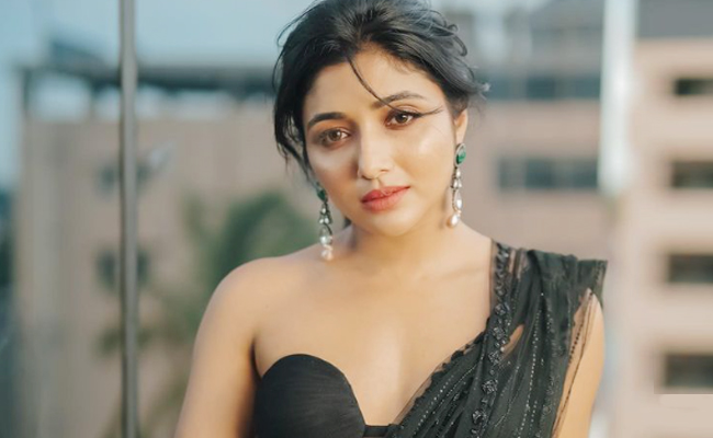 mirnaa-menon.jpg