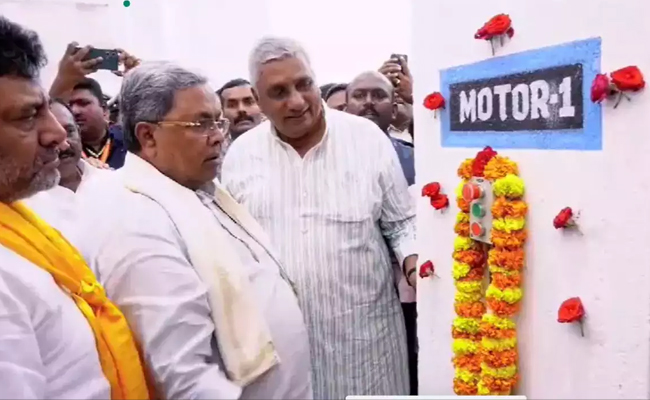 Siddaramaiah_Embarassing.jpg