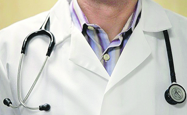 DOCTOR_20COAT_20WITH_20STETHOSCOPE_203.jpg