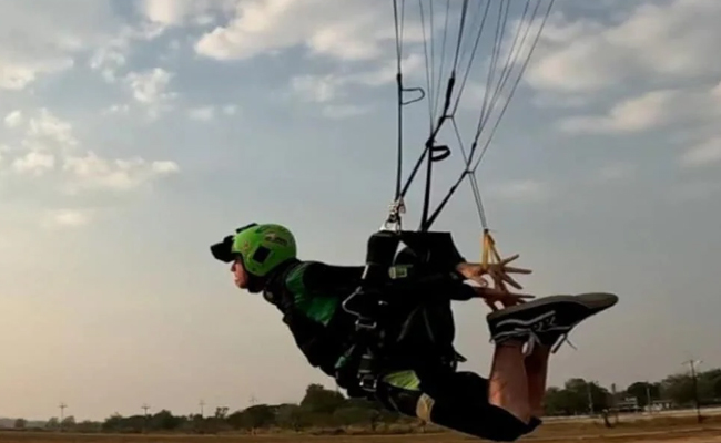 skydiver.jpg