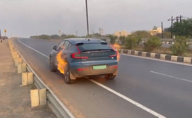 volvo-c40-catch-fire.jpg