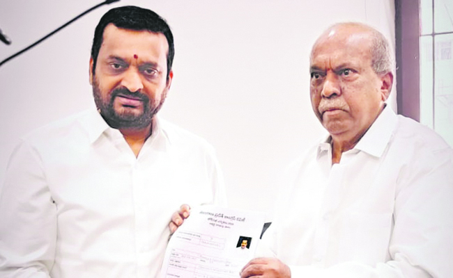 BANDLA_20GANESH.jpg