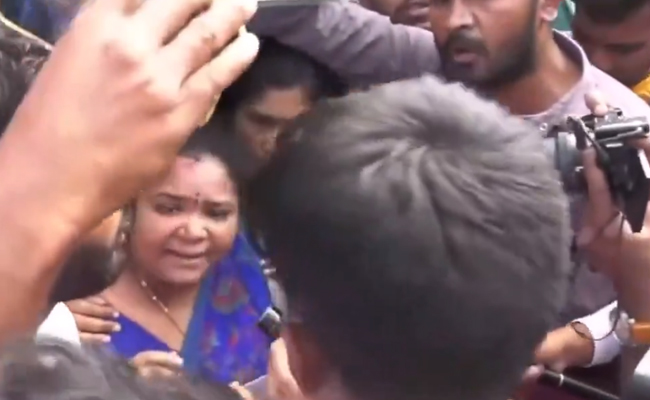 Kumari_Aunty_Social_Media.jpg
