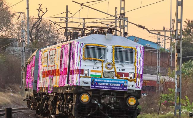 Godavari-Express.jpg