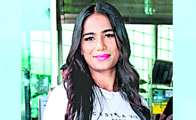 poonam_20panday.jpg