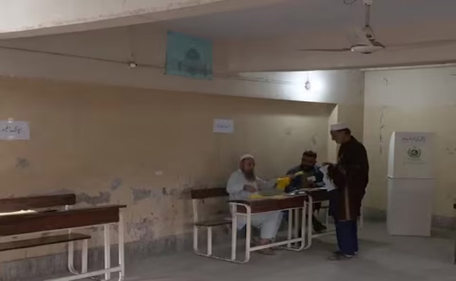pak-polling.jpg