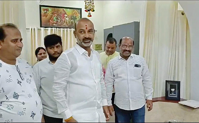 Bandi-Sanjay-Prajahitha-Yatra.jpg