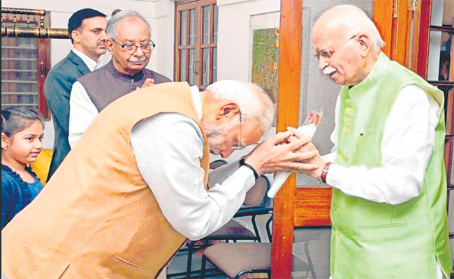 Karan-Thapar-modi-and-advan.jpg