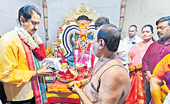 suman-at-tirupati.jpg