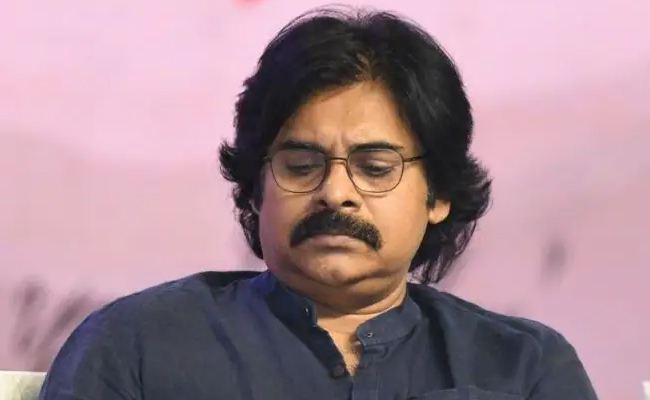 Pawan_Kalyan_Ring_Raja.jpg