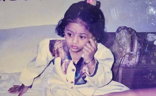 Actress_20Radha_20Daughter_20Karthika_20Nair_20Childhood_20Photos_1.jpg 1