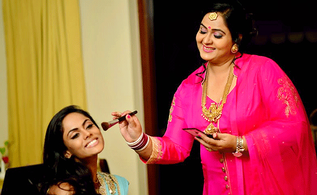 Actress_20Radha_20Daughter_20Karthika_20Nair_20Childhood_20Photos_8.jpg 8