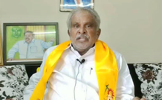 Gollapalli-Resigned-To-TDP.jpg