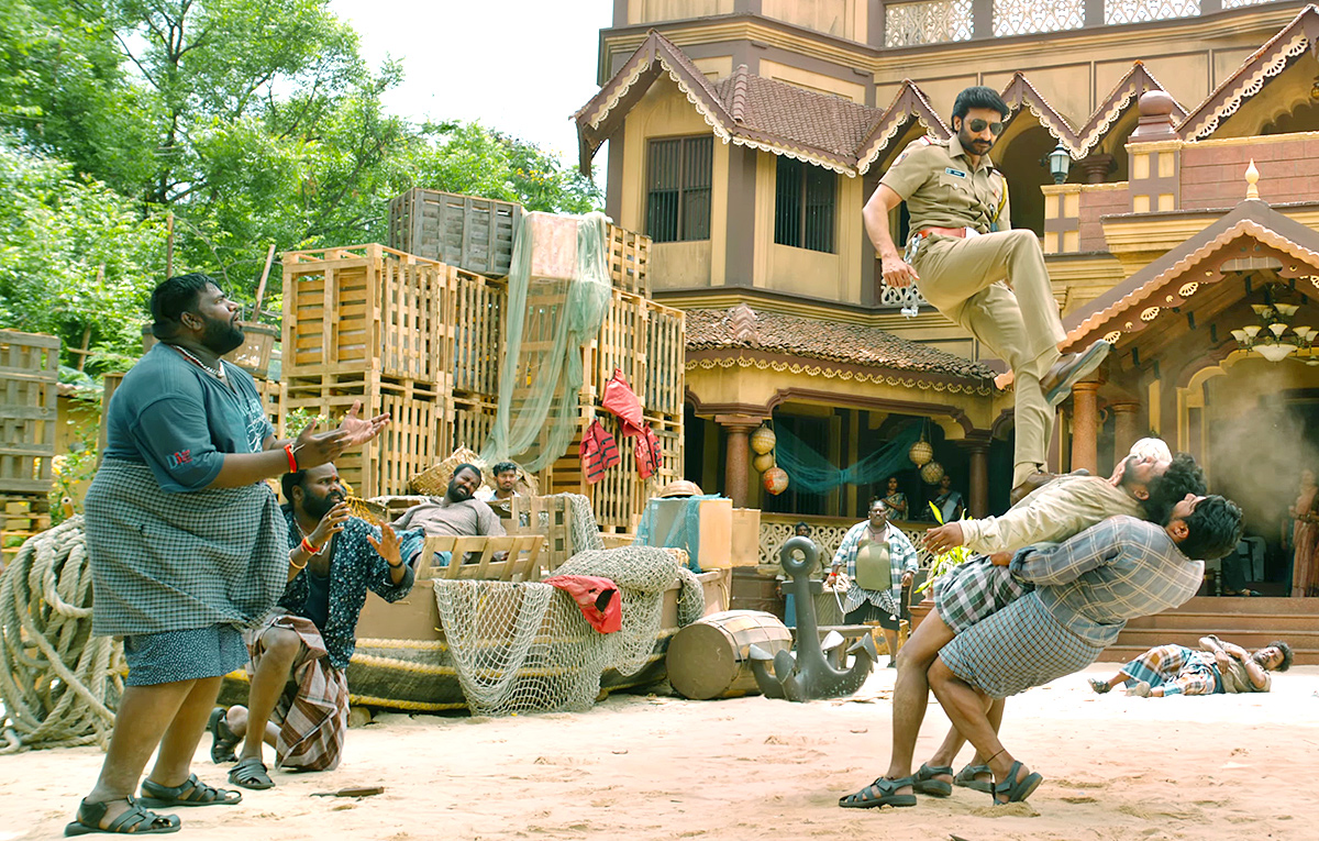 Gopichand_20Bhima_20Movie_20HD_20Stills-11.jpg 11