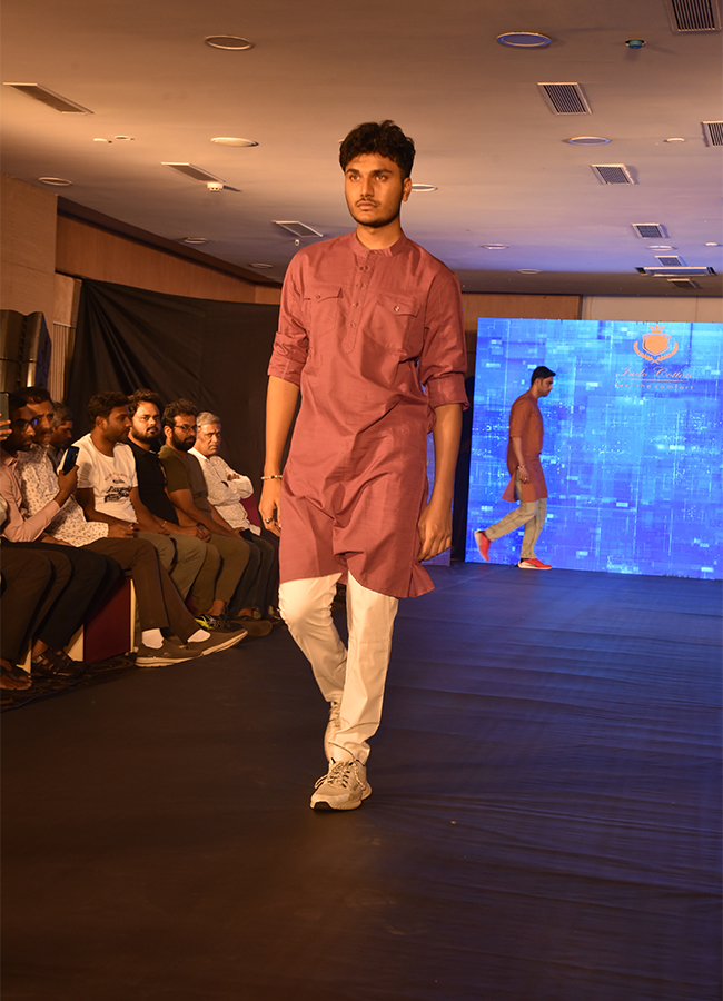 Models_20wowed_20at_20the_20Indo_20Cotton_20Fashion_20Show_20Hyderabad-12.jpg 11