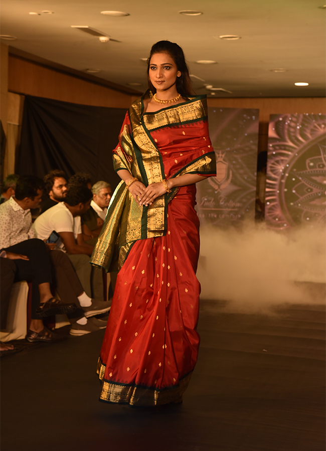 Models_20wowed_20at_20the_20Indo_20Cotton_20Fashion_20Show_20Hyderabad-14.jpg 13