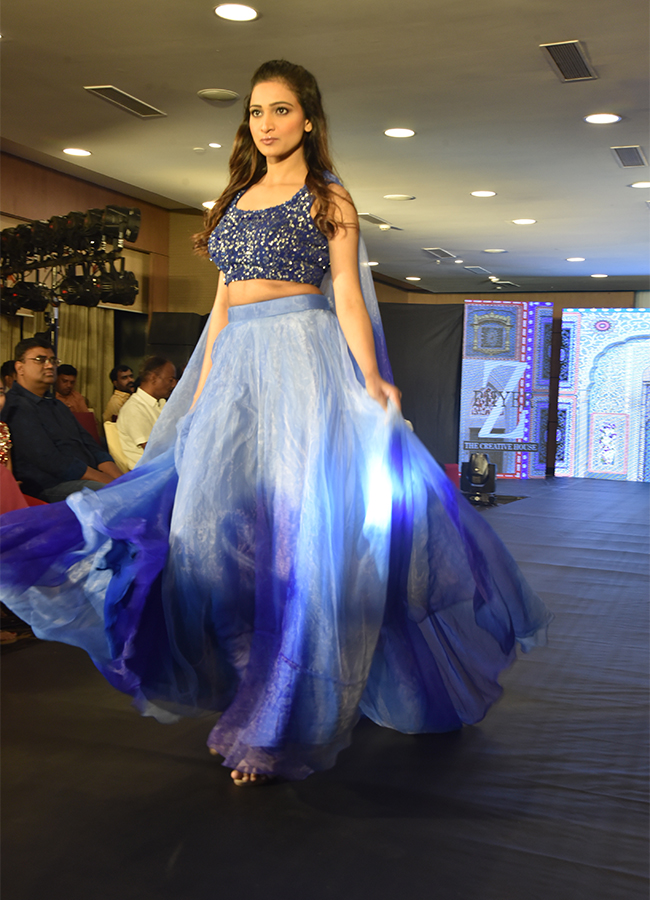 Models_20wowed_20at_20the_20Indo_20Cotton_20Fashion_20Show_20Hyderabad-20.jpg 19