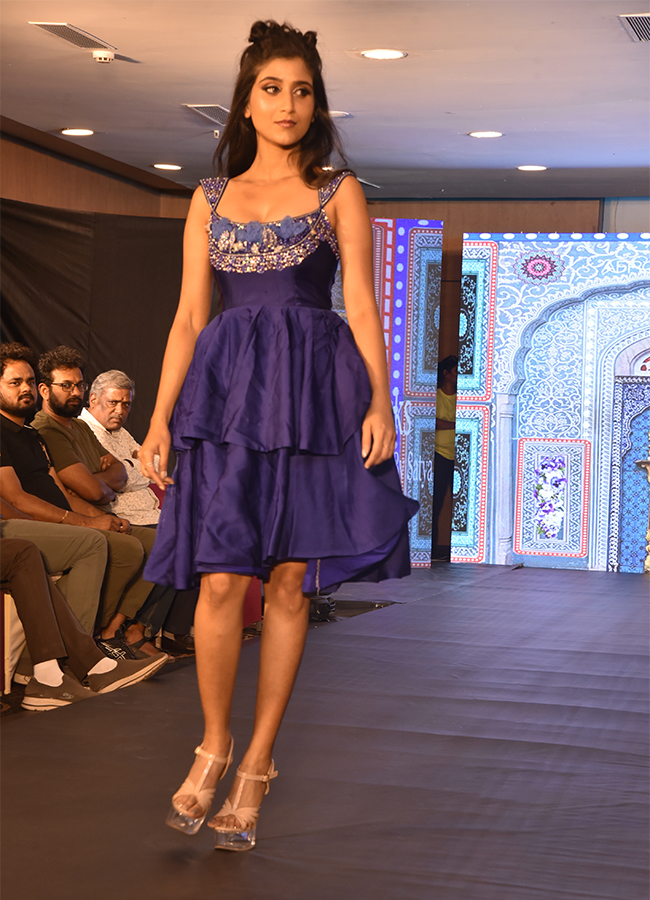 Models_20wowed_20at_20the_20Indo_20Cotton_20Fashion_20Show_20Hyderabad-23.jpg 22