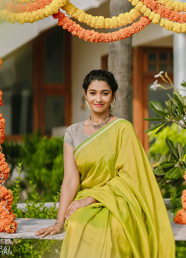 Actress_20Priya_20Bhavani_20Shankar_20Lates_20pics-12.jpg 12